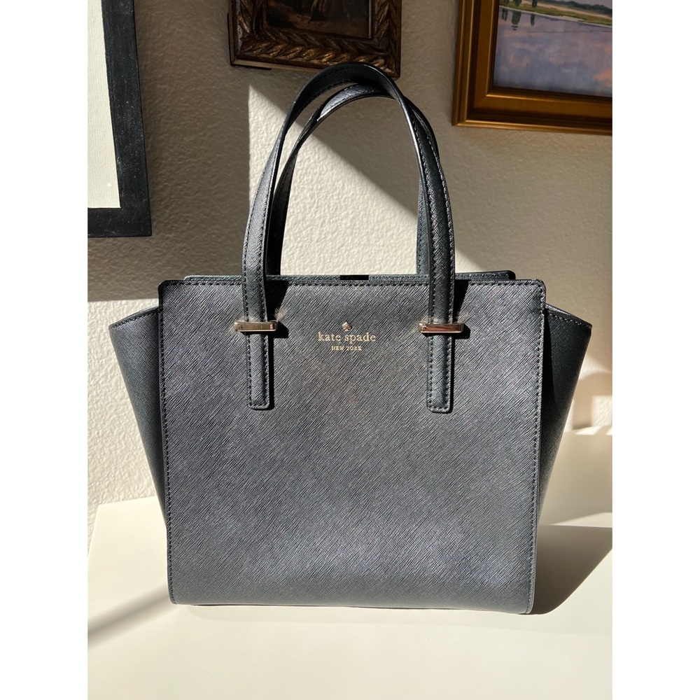 Kate Spade Handled Shoulder Bag in Black (Like New w/ Dust Bag) ♠️